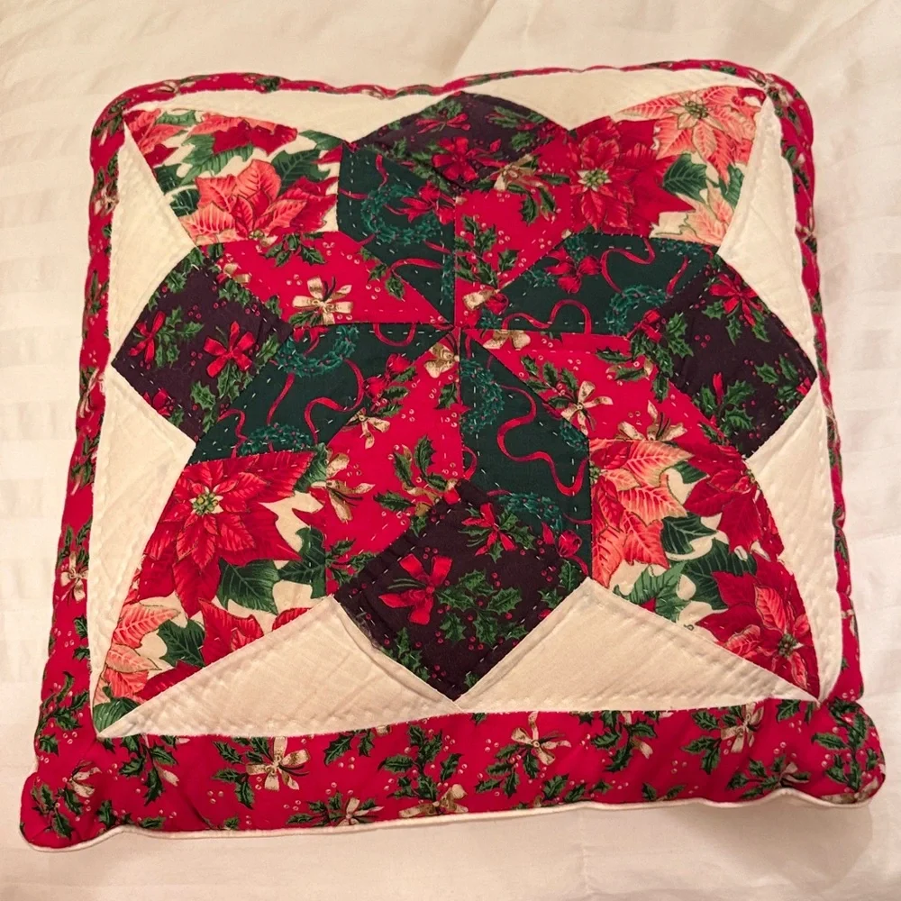 Holiday Star Pattern Pillow Set